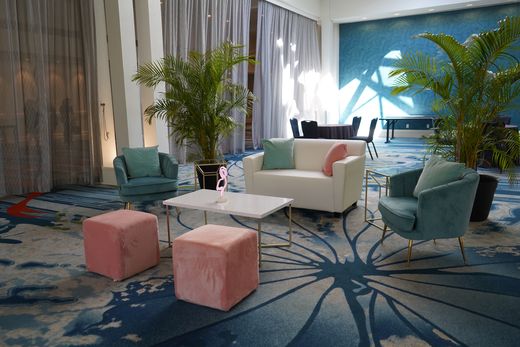 Lounge Furniture Layout Tips for Networking and Trade Show Events