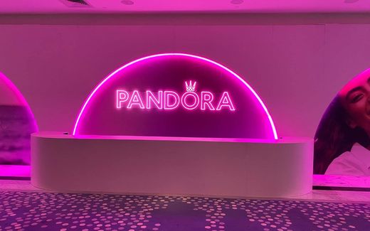What Is Event Signage and Why Is It Essential for Guest Experience?