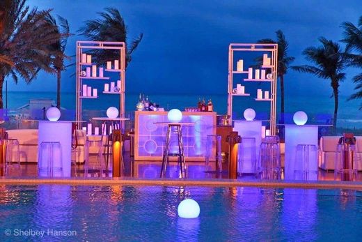 Hollywood themed event decor